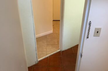 COMO LAKE - Entire House 4BED 2BATHS (DOWNSTAIRS) 2 out of 2