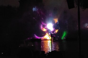 Disneyland Fantasmic! Who else misses Disneyland? #Aj2010Gamer