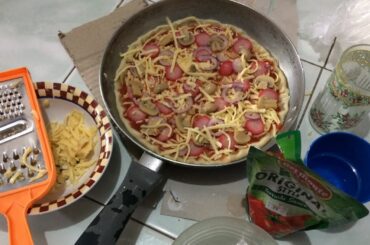 Making homemade pizza | Vlog 21