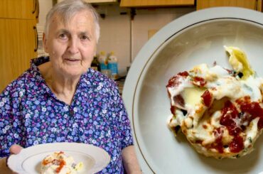 Pasta Grannies enjoy Rina's baked spinach, ham & cheese pasta rolls called capriccio!