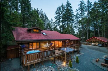 Stunning Log Home near Nanaimo BC