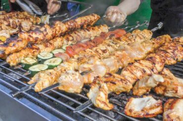 London Street Food from the World Over. Steaks, Melted Cheese, Jamaica, USA, Brazil and More