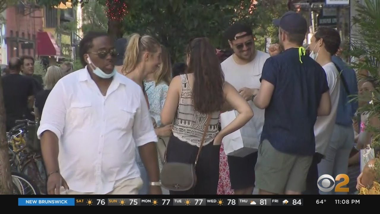 Large Crowds Outside NYC Restaurants, Bars Raise Concerns About Coronavirus Spread Large Crowds Outside NYC Restaurants, Bars Raise Concerns About Coronavirus Spread