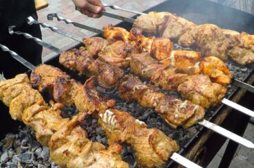 Best Street Food in Kiev, Ukraine. Pork Skewers, Pulled Beef, Burgers, Kebab, Seafood and more