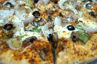 Perfect Pizza Dough|Homemade Veg Pizza recipe|Italian Style Pizza|Cheese Burst Pizza|Pizza Sauce