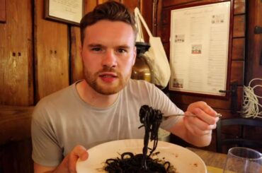 Venice's Weird Ink Spaghetti & More! Venetian Food & Drink Tour, Italy 🇮🇹