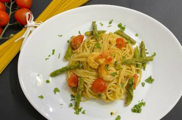 Italian style spaghetti with shrimp/ spaghetti con gamberi /Spain’s May prawns