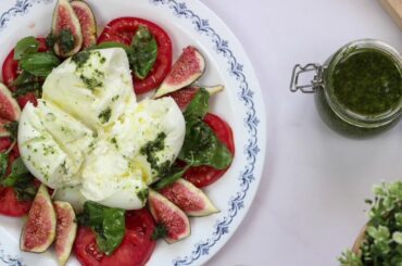 Italian Cuisine: Pesto Sauce and Burrata figs salad 🇮🇹 | Home made pesto sauce from scratch