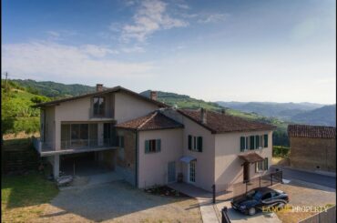 Two family Langhe farmhouse for sale - Piedmont, Italy