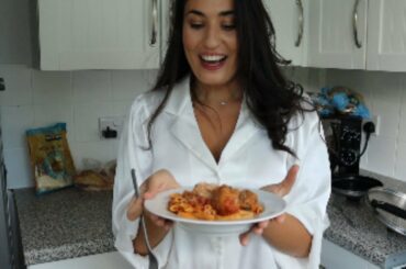 Sofia's Kitchen | Showing my cousins how to make authentic Italian Meatballs with pasta.