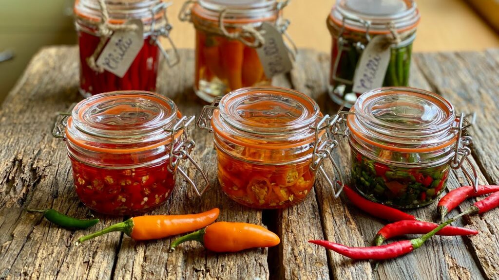 HOT CHILLI PEPPERS 🌶 Preserved in OLIVE OIL Italian recipe - how to do