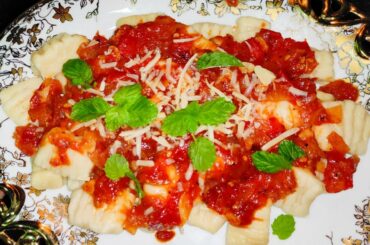 Potato Gnocchi with Tomato Sauce (Italian cooking)