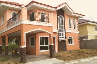 4 Bedrooms House and Lot 3 Toilet & Bath in Verona Silang Cavite and Sienna Hills Lipa City
