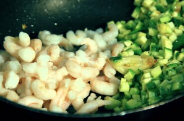 Pasta with Shrimps and Courgettes | Italian Fast Cooking www.byitaly.com