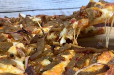 Spicy Gyros Pizza | Copycat Italian Express Chicago