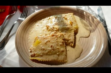 TRYING ITALIAN FOOD IN ROME || Foodie Friday