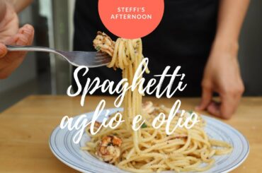 Italian style Spaghetti Aglio e Olio with Prawns / Spaghetti Aglio e Olio
