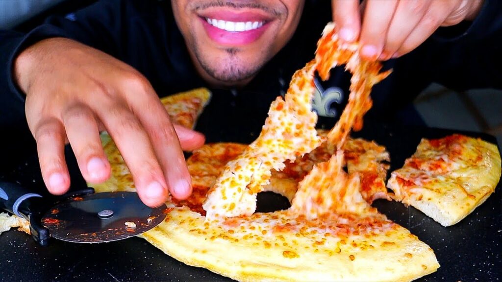 ASMR LITTLE CAESARS EATING THE WRONG WAY LIKE A PSYCHOPATH CHEESE PIZZA ASMR LITTLE CAESARS EATING THE WRONG WAY LIKE A PSYCHOPATH CHEESE PIZZA