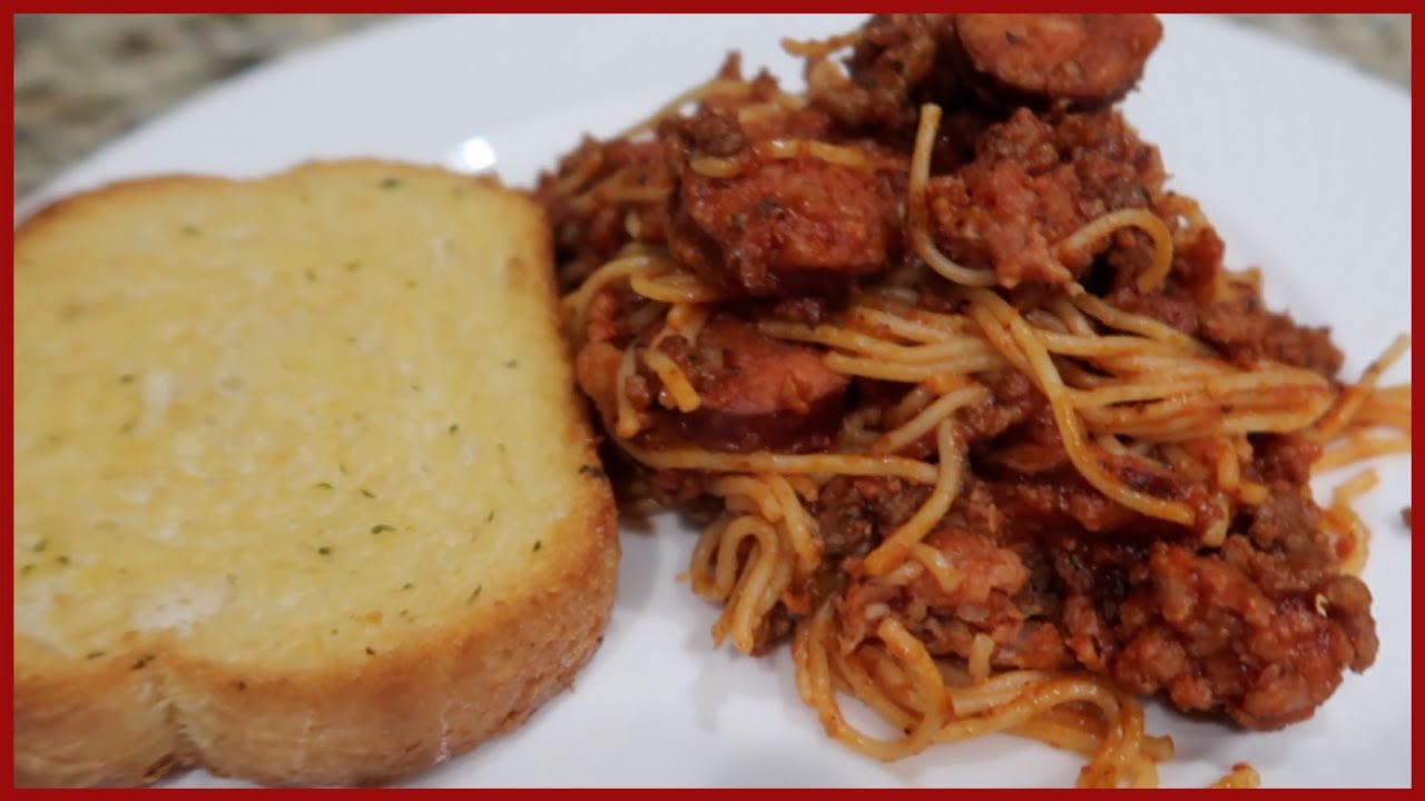 EASY HOMEMADE SPAGHETTI RECIPE WITH ITALIAN SAUSAGE AND MEAT SAUCE / IN THE KITCHEN WITH LONDON EASY HOMEMADE SPAGHETTI RECIPE WITH ITALIAN SAUSAGE AND MEAT SAUCE / IN THE KITCHEN WITH LONDON