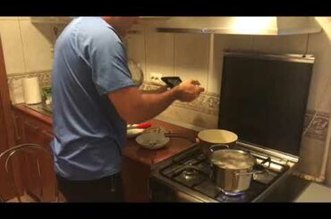 25 - LIVE COOKING Penne Quattro Formaggi