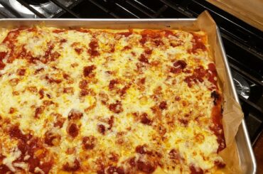 School Lunchroom 🍕 pizza