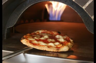 Regina Pizzeria à Brossard. Plats italiens authentiques, frais et exquis. Exquisite Italian dishes.