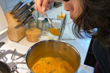 Chicken Cacciatore | Simple 2 Pan Italian Comfort Food with Creamy Tomato Sauce