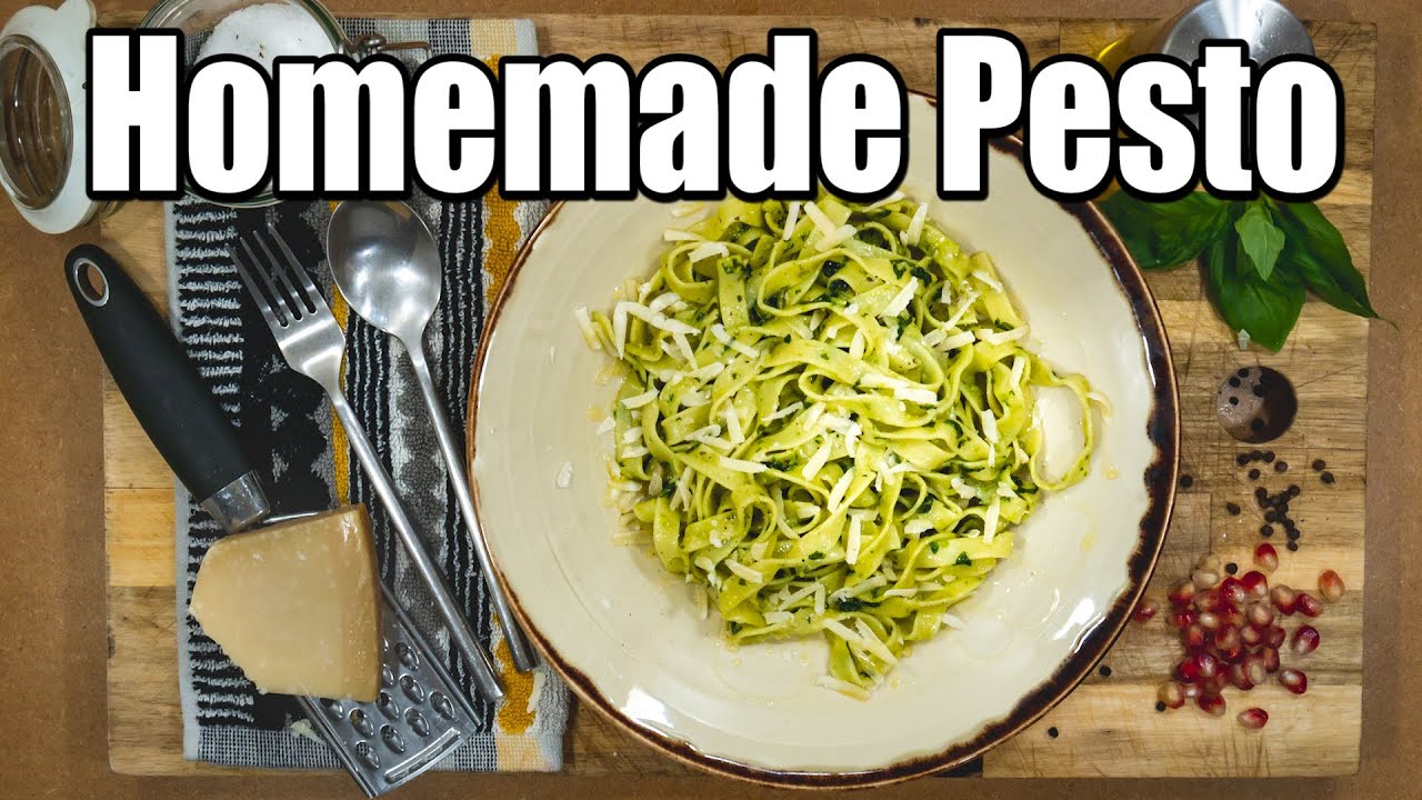 HOMEMADE PESTO (Italian recipes) HOMEMADE PESTO (Italian recipes)