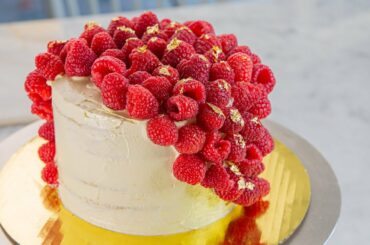 Italian Meringue Buttercream Vanilla Raspberry with Goldleaf｜Anneke Cooking