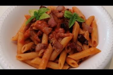 Pasta alla amatriciana - Pasta a la amatriciana -  Receta y metodo - Italian Food