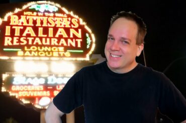 I Ate at the Most OLD SCHOOL ITALIAN Restaurant in Las Vegas