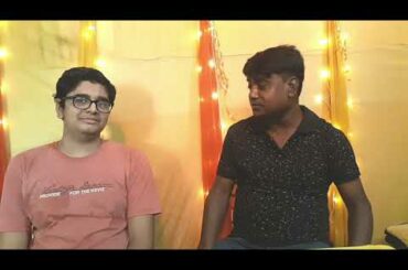 Indian Teacher Tasting Italian Recipe | Garlic Bread Pasta Pie Recipe | Recipe by Maverick Foodie