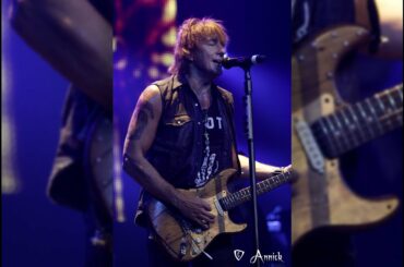 Richie Sambora on stage with his Paoletti Wine Strat. HSS