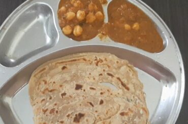 Laccha parata seasoned with garlic, Italian herbs, and olive oil