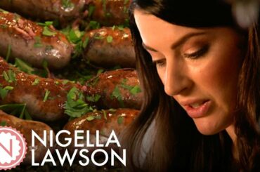 Nigella Lawson's Italian Sausages With Lentils | Nigella Bites