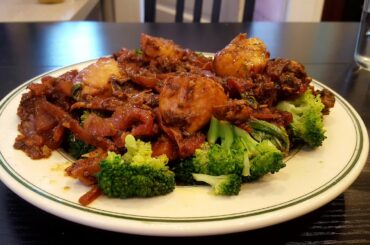 italian marinara with broccoli and scallops