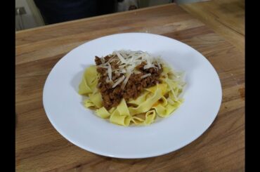 Easy Italian Homemade tagliatelle / fettuccine ragu' recipe !!