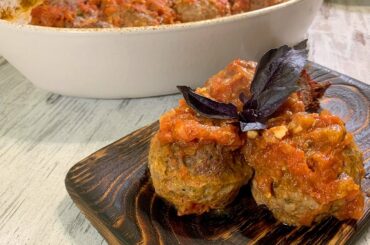 Meatballs with Mozzarella in Tomato Souce - classical italian recipe