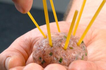 Stick 9 Noodles In A Meatball & Put It In Tomato Sauce | Delicious Dish