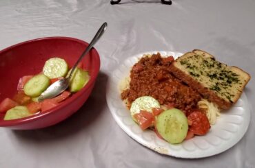 Pasta Dinner with Cucumber Tomato's 🍅 Salad with Homemade Italian Dressing | Buttery Garlic Bread