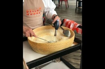 Making the best “Pasta Wheel” at Della Nonna in Medellín Italian food!!  Awesome!!
