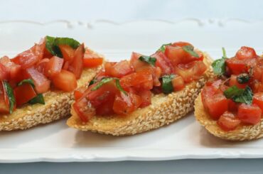 CLASSIC BRUSCHETTA RECIPE | EASY BRUSCHETTA RECIPE | HOW TO MAKE ITALIAN BRUSCHETTA