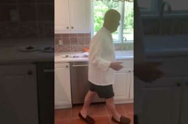 Easy Italian Cooking “Shrimps with white wine.”