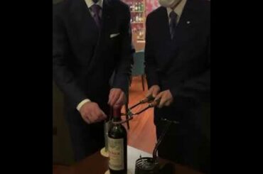 Rare Video Heated Tongs Wine Opening Method