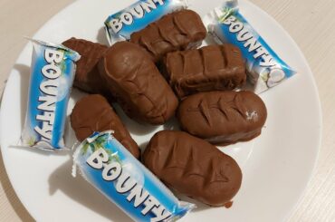 BOUNTY BAR Recipe | HOMEMADE | Pakistani Mom Italy Videos