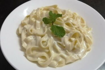 ALFREDO PASTA WITH CREAMY SAUCE | ITALIAN RECIPE | SUPER EASY AND QUICK | TASTY