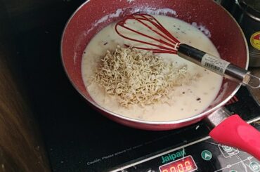 UNIQUE ITALIAN CHEESE MAGGI || MILKY CHEESEY MAGGI || INDIAN STREET FOOD || @ RS 55/-