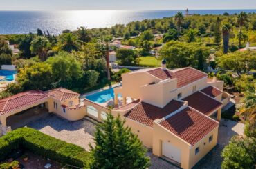 INSIDE an ELEGANT VILLA in ALGARVE CLUBE ATLÂNTICO - CARVOEIRO