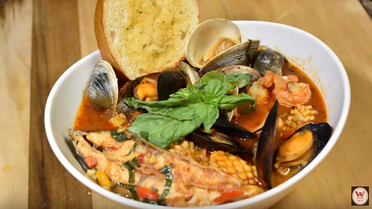 How to Cook Cioppino My Own Version of Cioppino with Garlic Bread