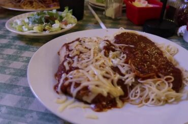 GIO’s ITALIAN FOOD REVIEW / METAIRIE / CAFE DU MONDE BEIGNETS